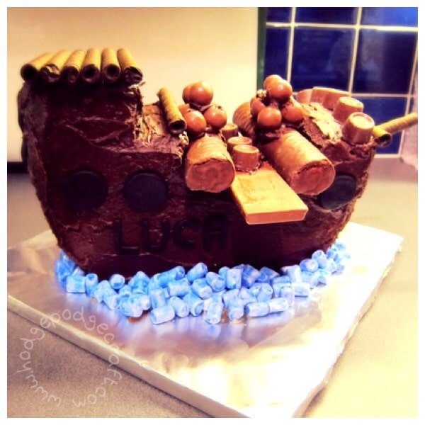 24/7 Cake Affairs Blog - Reposted from @oven_secret Cargo ship cake 🚢 🌊  🌊 | Facebook